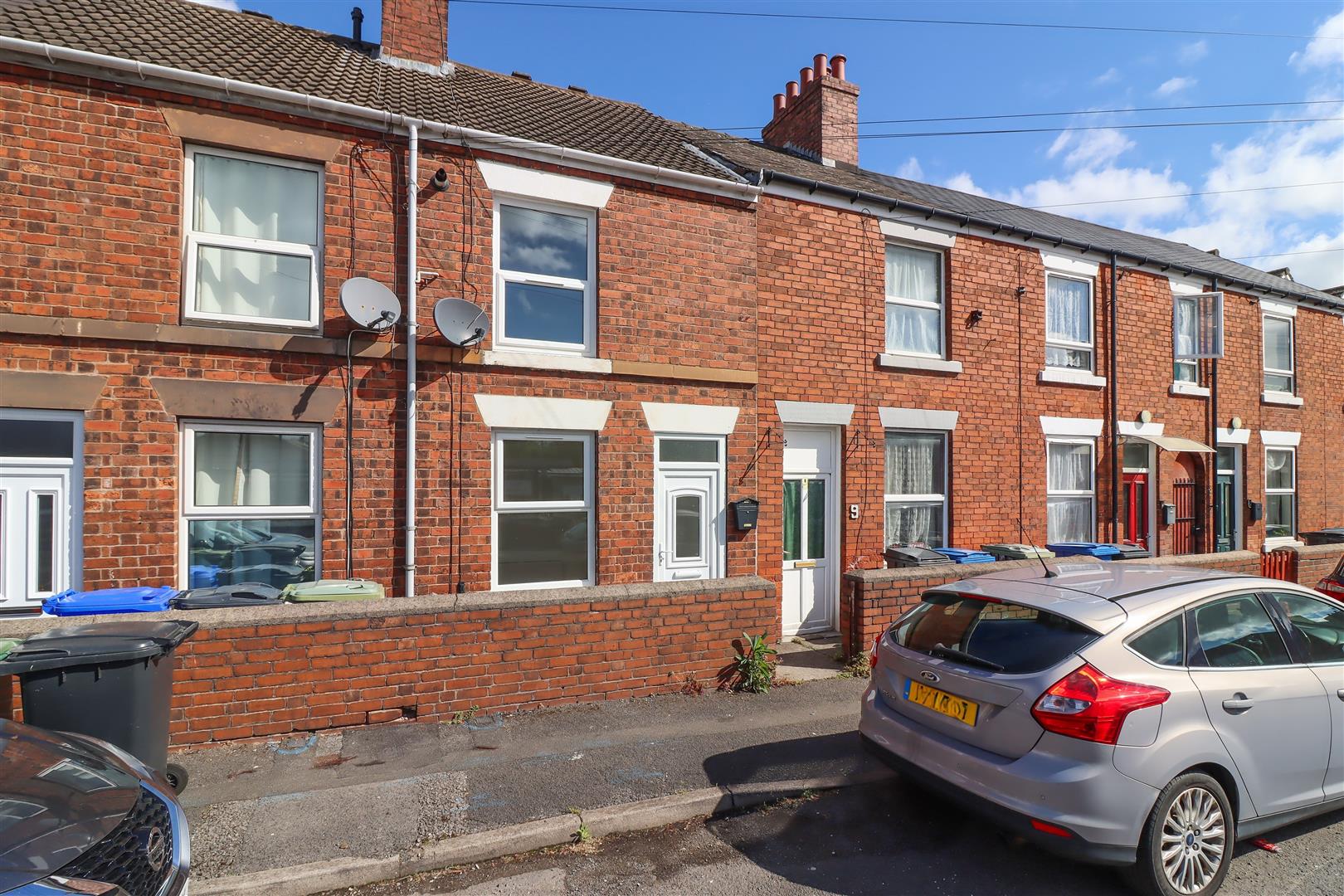 2 bed property in King Street North, Chesterfield